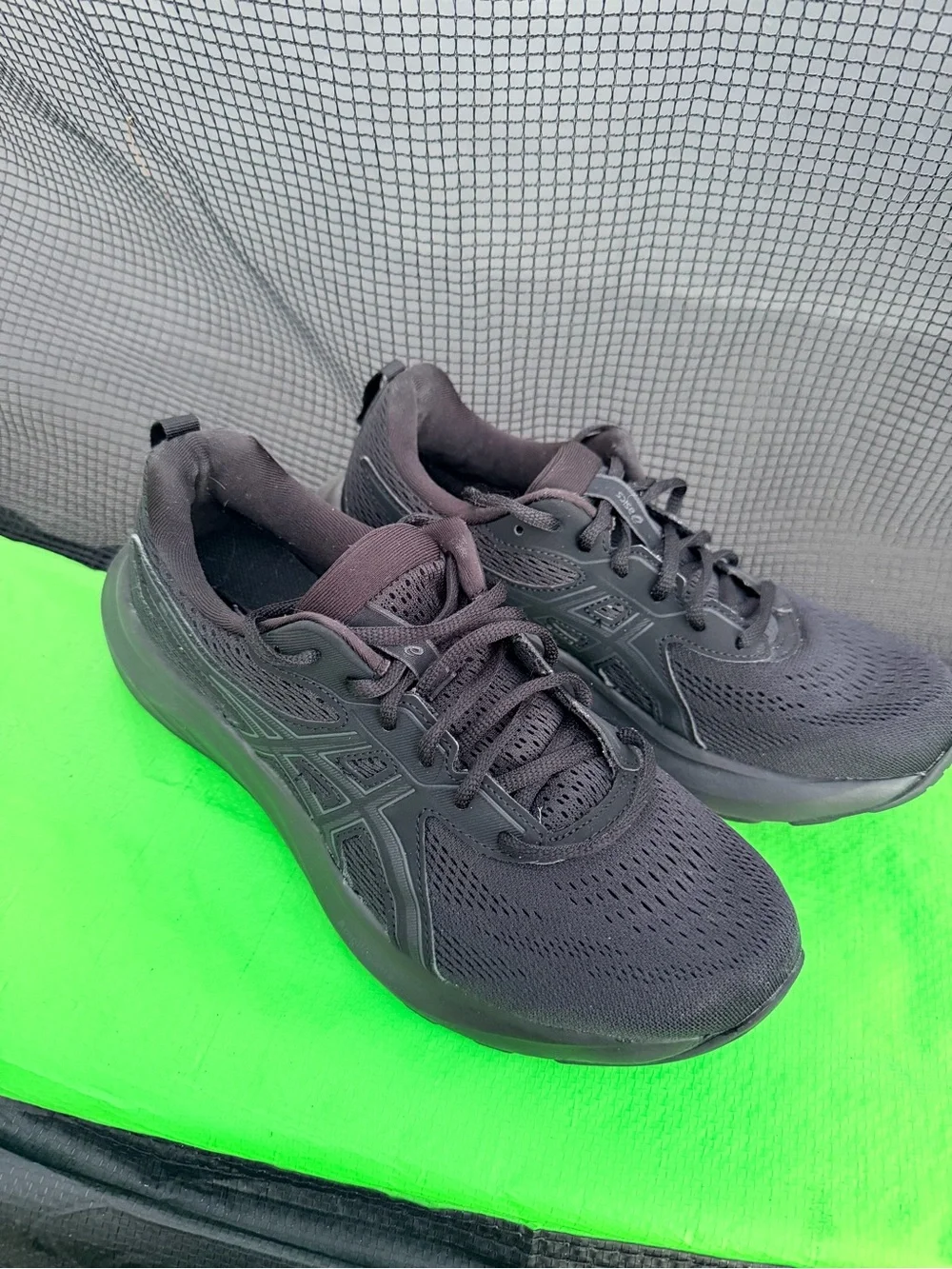 Oasis Men's All-Black Breathable Athletic Sneakers